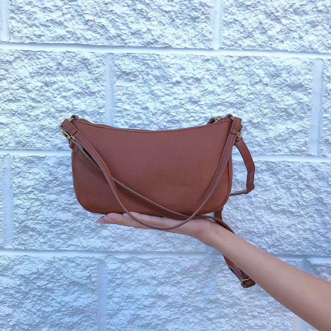 Fossil SHB3019210 Skylar Mini Baguette In Brown Fossil SHB3019210 Skylar Mini Baguette In Brown